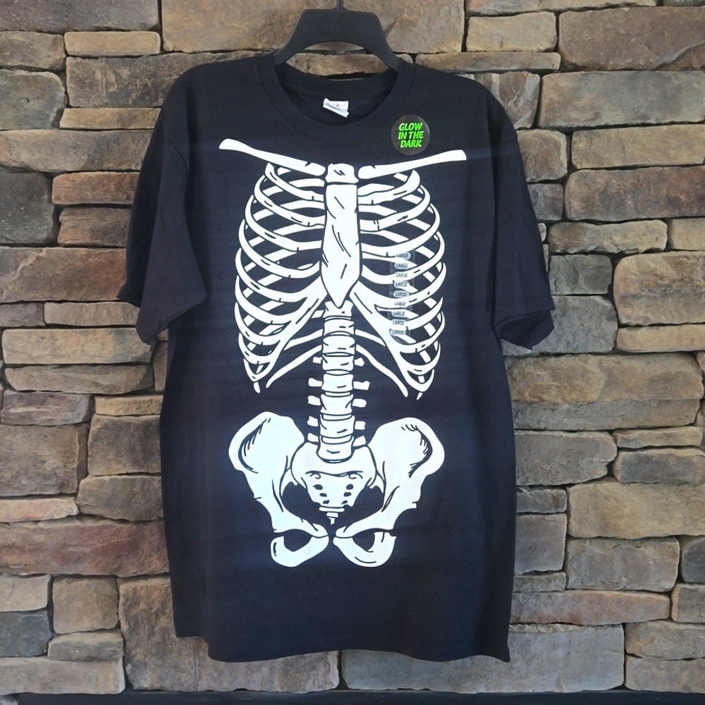 Skeleton Tshirt Glow in the Dark. NEW